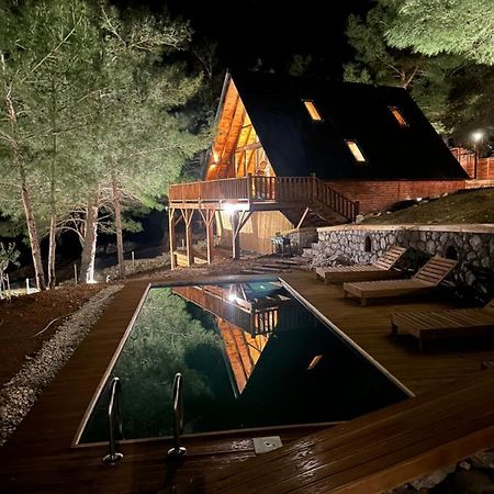 Panurlawoodenhouse Oezel Havuz& Sauna Mavi المظهر الخارجي الصورة