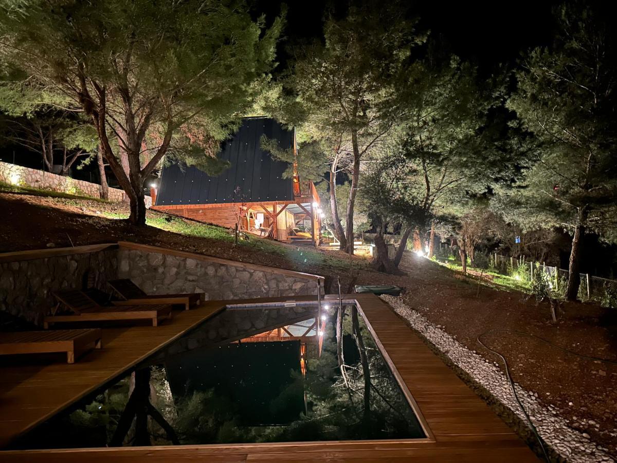 Panurlawoodenhouse Oezel Havuz& Sauna Mavi المظهر الخارجي الصورة