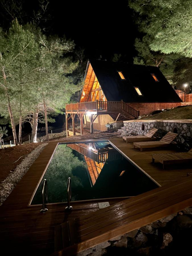 Panurlawoodenhouse Oezel Havuz& Sauna Mavi المظهر الخارجي الصورة