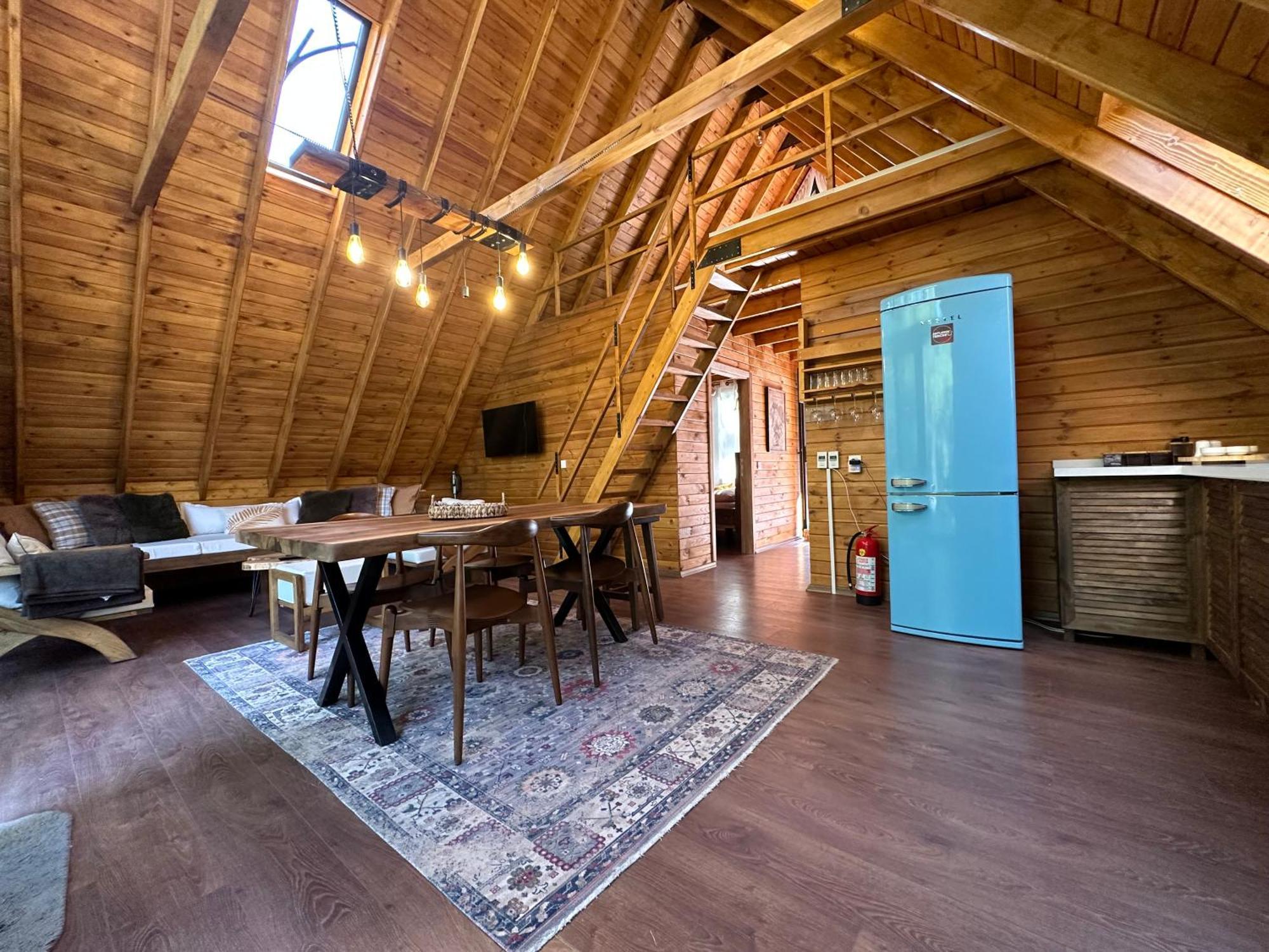Panurlawoodenhouse Oezel Havuz& Sauna Mavi المظهر الخارجي الصورة
