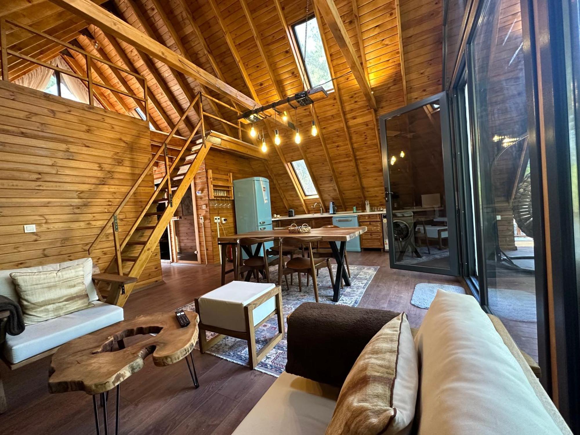 Panurlawoodenhouse Oezel Havuz& Sauna Mavi المظهر الخارجي الصورة