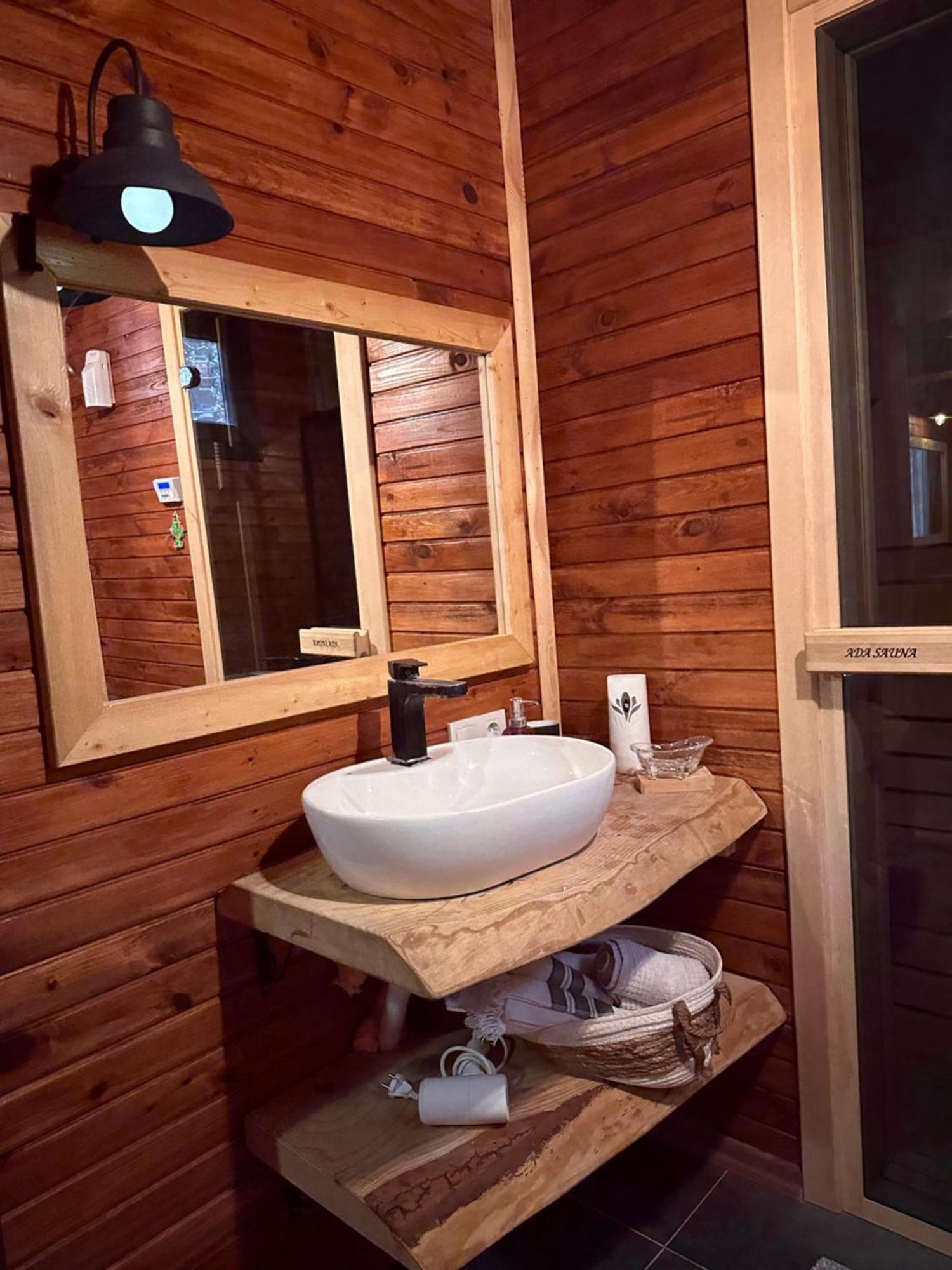 Panurlawoodenhouse Oezel Havuz& Sauna Mavi المظهر الخارجي الصورة
